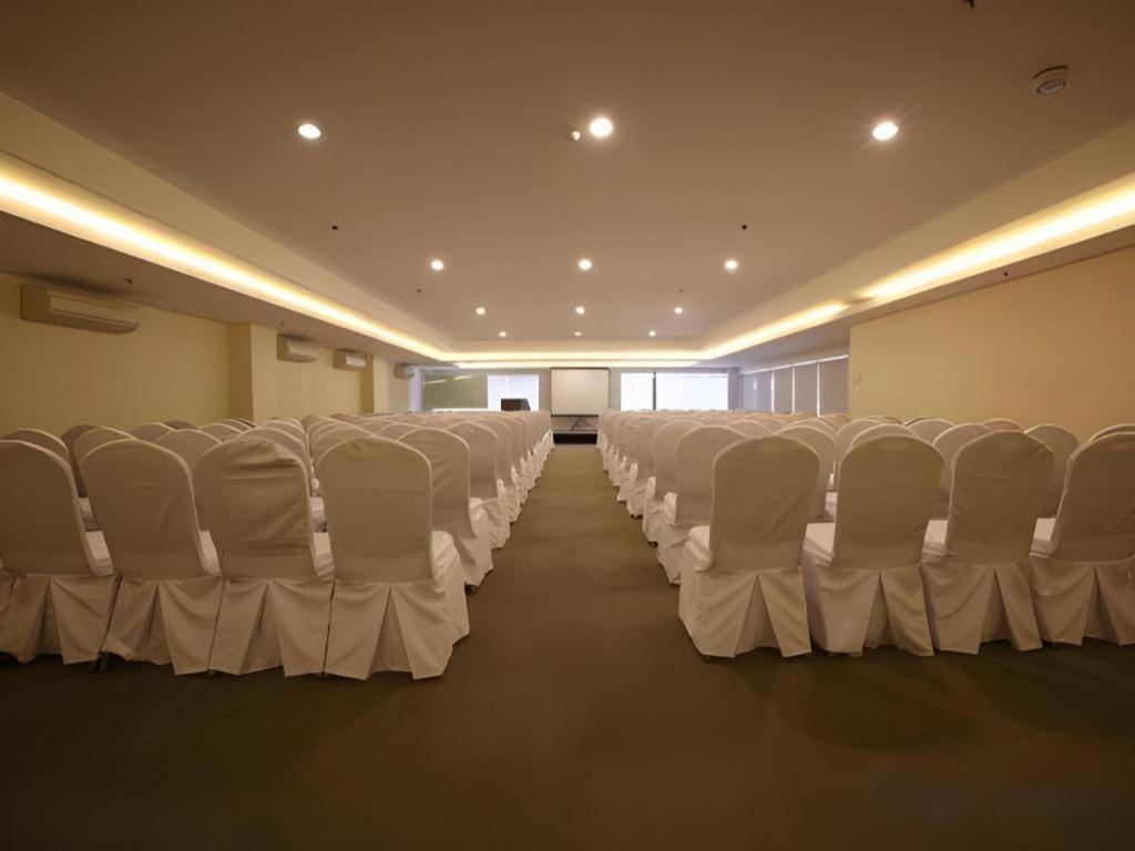 Sequoia Hotel كويزون سيتي المظهر الخارجي الصورة