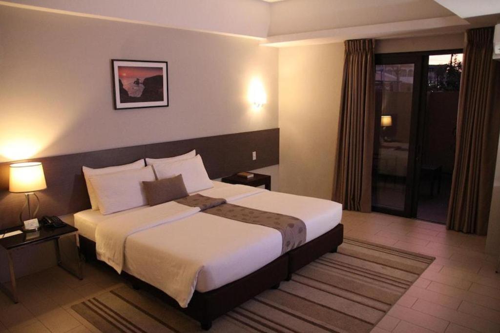 Sequoia Hotel كويزون سيتي المظهر الخارجي الصورة